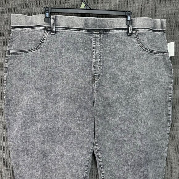 Terra & Sky Womens Plus Size 4X (28W-30W) Gray Denim Capri Jeggings - Picture 3 of 10